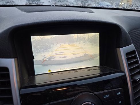 Used 2016 Chevrolet Cruze LT image 11