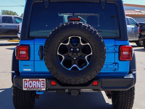 Used 2022 Jeep Wrangler Unlimited Rubicon 4xe AWD/4WD image 4