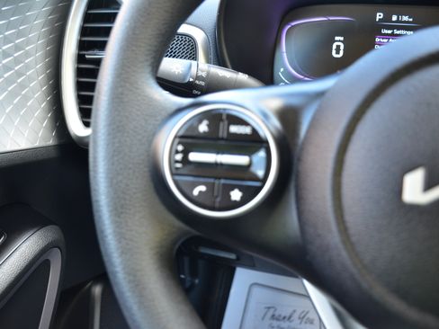 Used 2025 Kia Soul LX w/ LX Technology Package FWD image 42