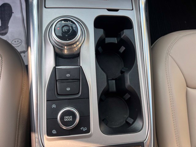 Used 2024 Ford Explorer XLT w/ Equipment Group 202A AWD/4WD image 32