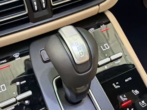 New 2026 Porsche Macan AWD/4WD image 18