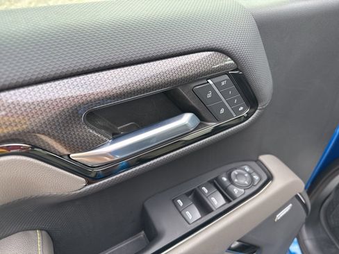 Used 2022 Chevrolet Silverado 1500 ZR2 w/ Technology Package image 9