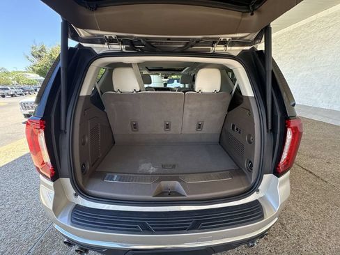 Certified 2021 GMC Yukon Denali w/ Denali Premium Package AWD/4WD image 27