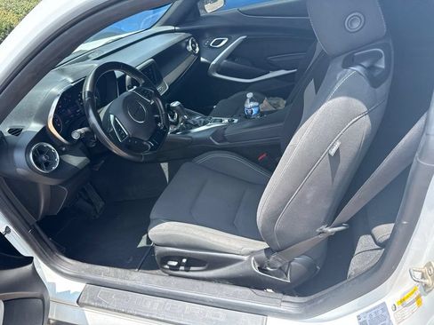 Used 2022 Chevrolet Camaro LT RWD image 5