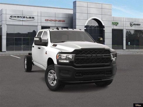 New 2024 RAM 3500 Tradesman w/ Safety Group AWD/4WD image 16