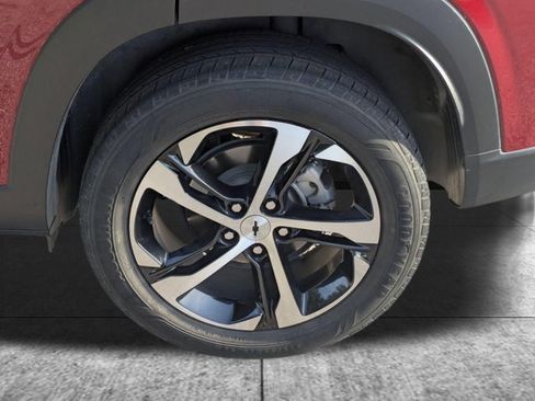 Used 2024 Chevrolet Trax RS w/ Sunroof Package FWD image 7