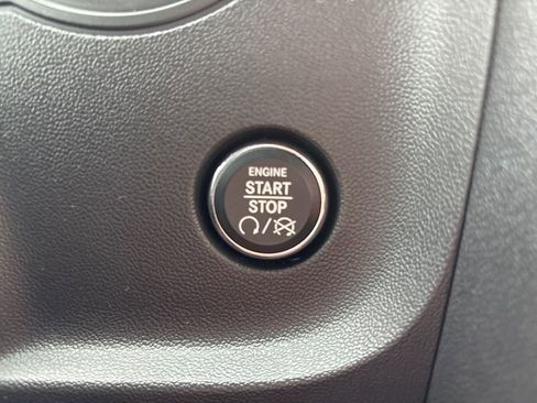 Used 2010 Dodge Challenger R/T image 24