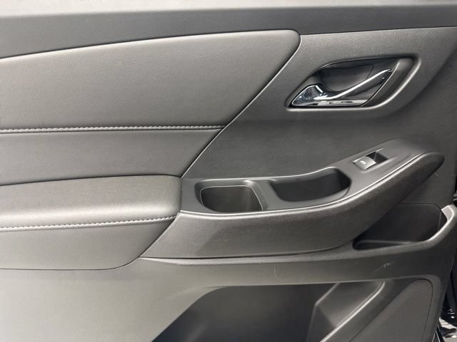 Used 2023 Chevrolet Traverse LT FWD image 23