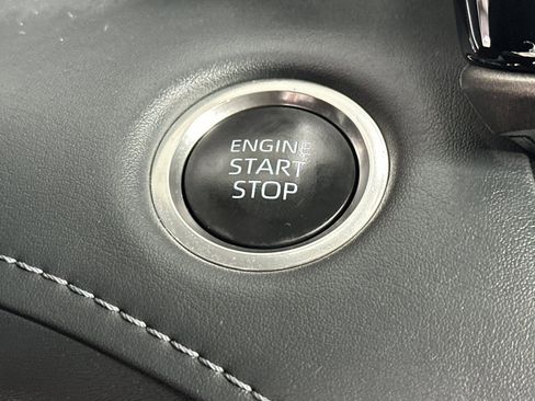 Used 2025 Toyota Highlander LE image 26