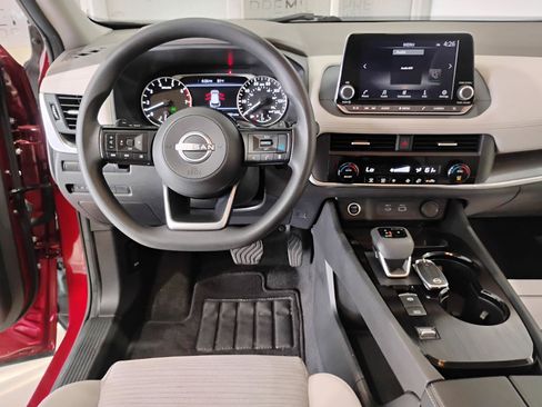 Used 2023 Nissan Rogue SV FWD image 45