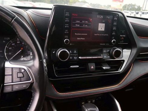 Used 2021 Toyota Highlander XSE image 18