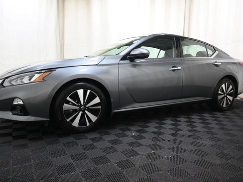 Used 2019 Nissan Altima 2.5 SL FWD image 7