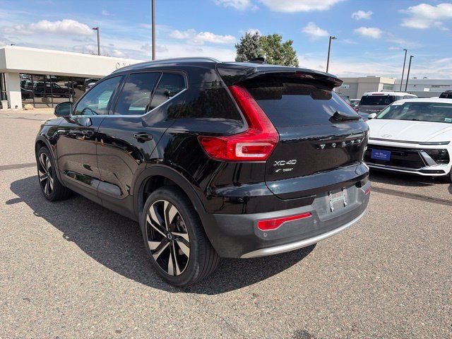 Used 2023 Volvo XC40 B5 Ultimate w/ Protection Package Premier AWD/4WD image 4