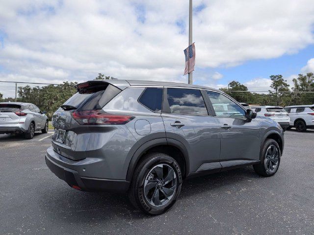 Used 2025 Nissan Rogue SV AWD/4WD image 3