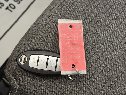 Used 2022 Nissan Rogue SV image 30