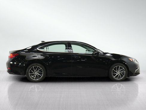 Used 2017 Lexus ES 350 w/ Luxury Package FWD image 6