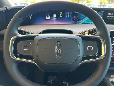New 2026 Lincoln Nautilus Premier AWD/4WD image 23