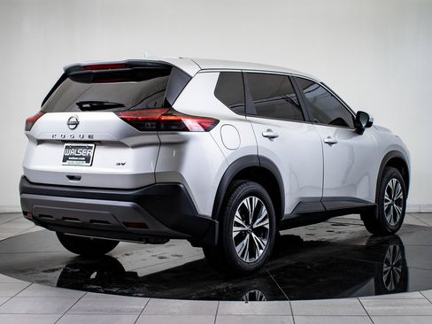 Used 2023 Nissan Rogue SV image 7