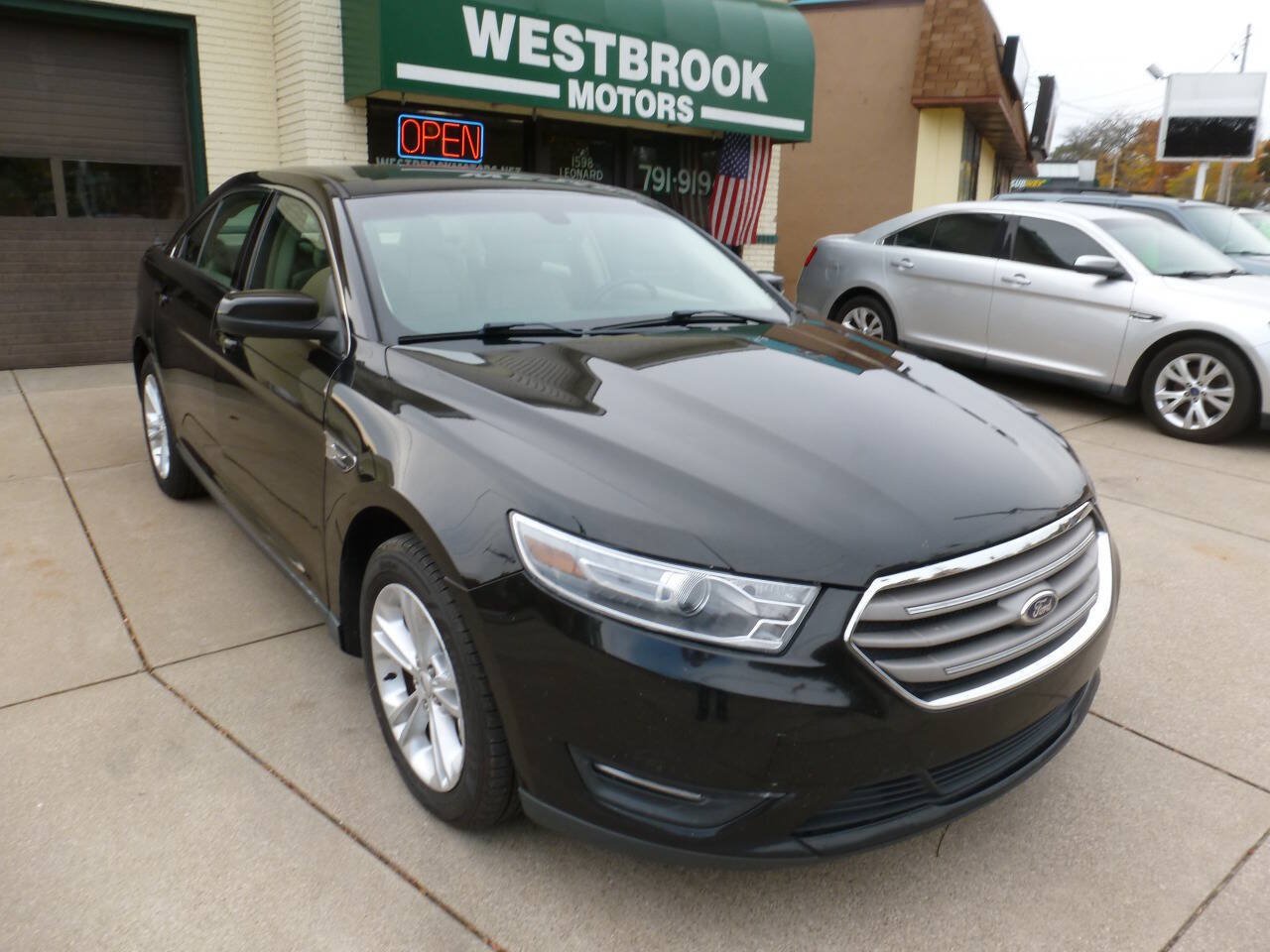 Used 2013 Ford Taurus SEL AWD/4WD image 1