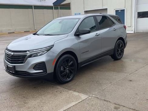 Used 2024 Chevrolet Equinox LS w/ LS Convenience Package image 4
