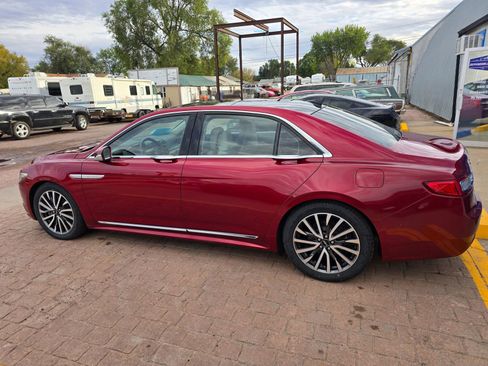 Used 2019 Lincoln Continental Select image 8