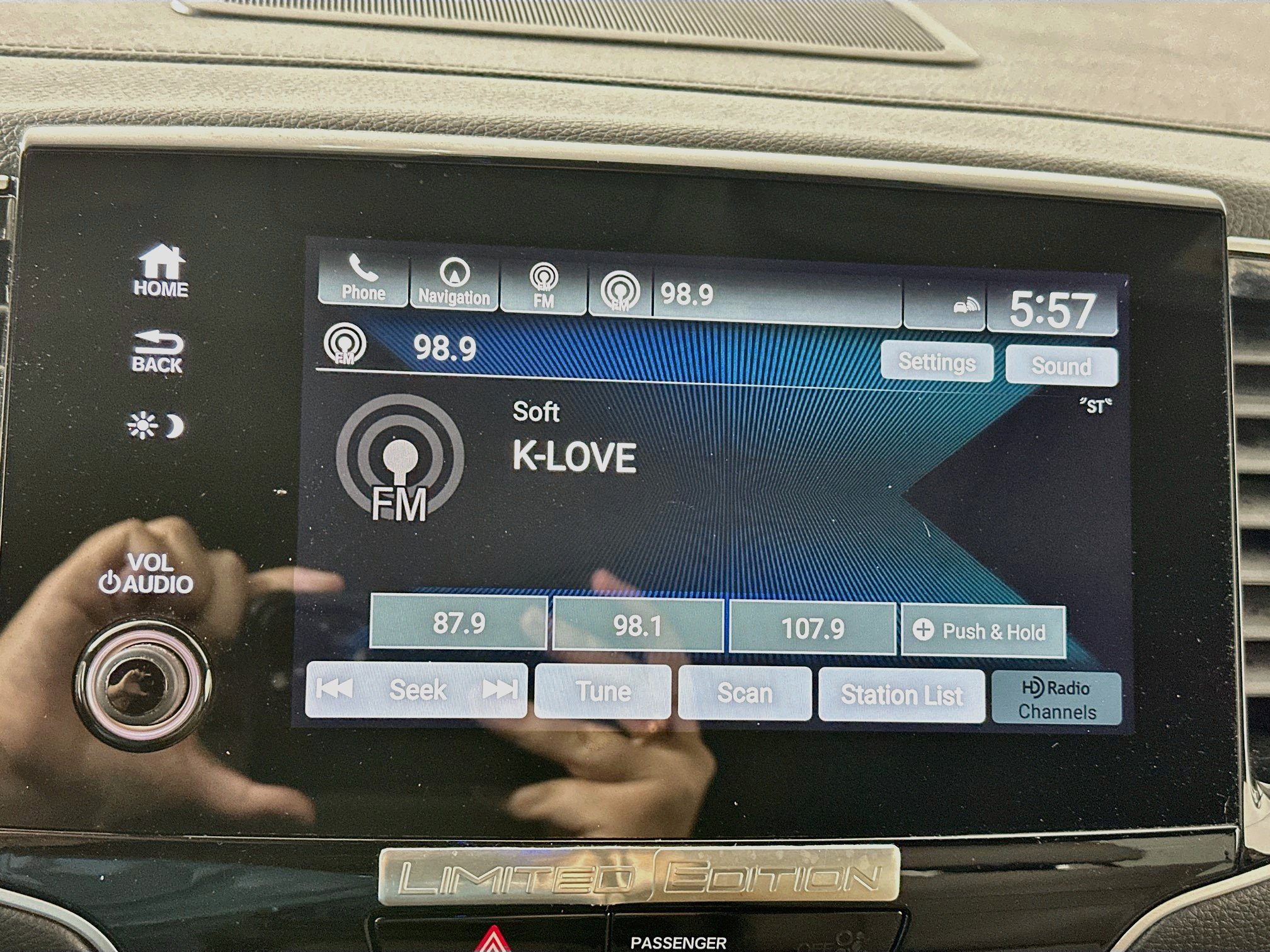 Used 2019 Honda Pilot Touring image 15