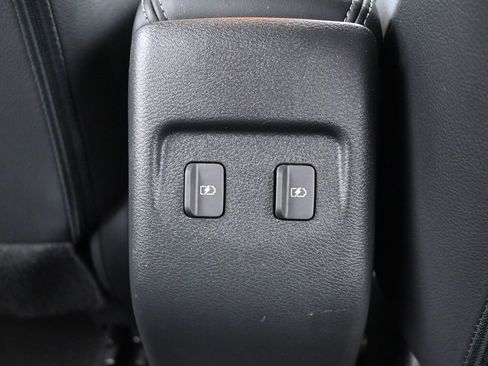 Used 2023 Nissan Kicks SR w/ SR Premium Package image 14