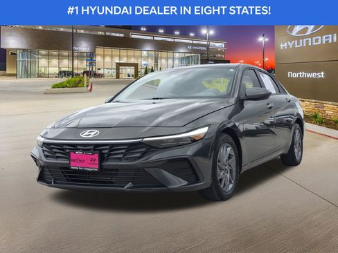 Certified 2024 Hyundai Elantra SEL FWD image 2