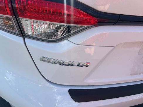 Used 2024 Toyota Corolla LE AWD/4WD image 15