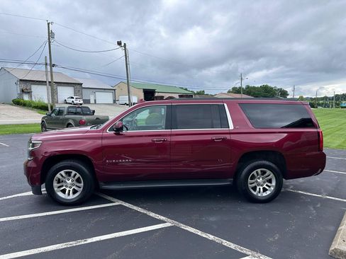 Used 2016 Chevrolet Suburban LT RWD image 4