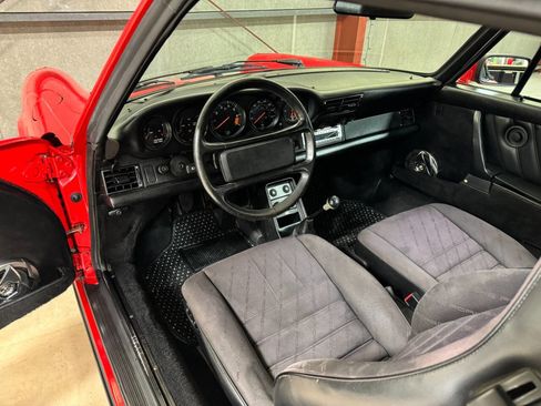 Used 1987 Porsche 911 Carrera RWD image 11