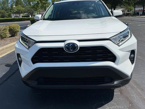 Used 2021 Toyota RAV4 XLE AWD/4WD image 3