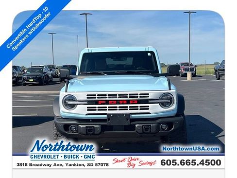 Used 2023 Ford Bronco Heritage Edition AWD/4WD image 3