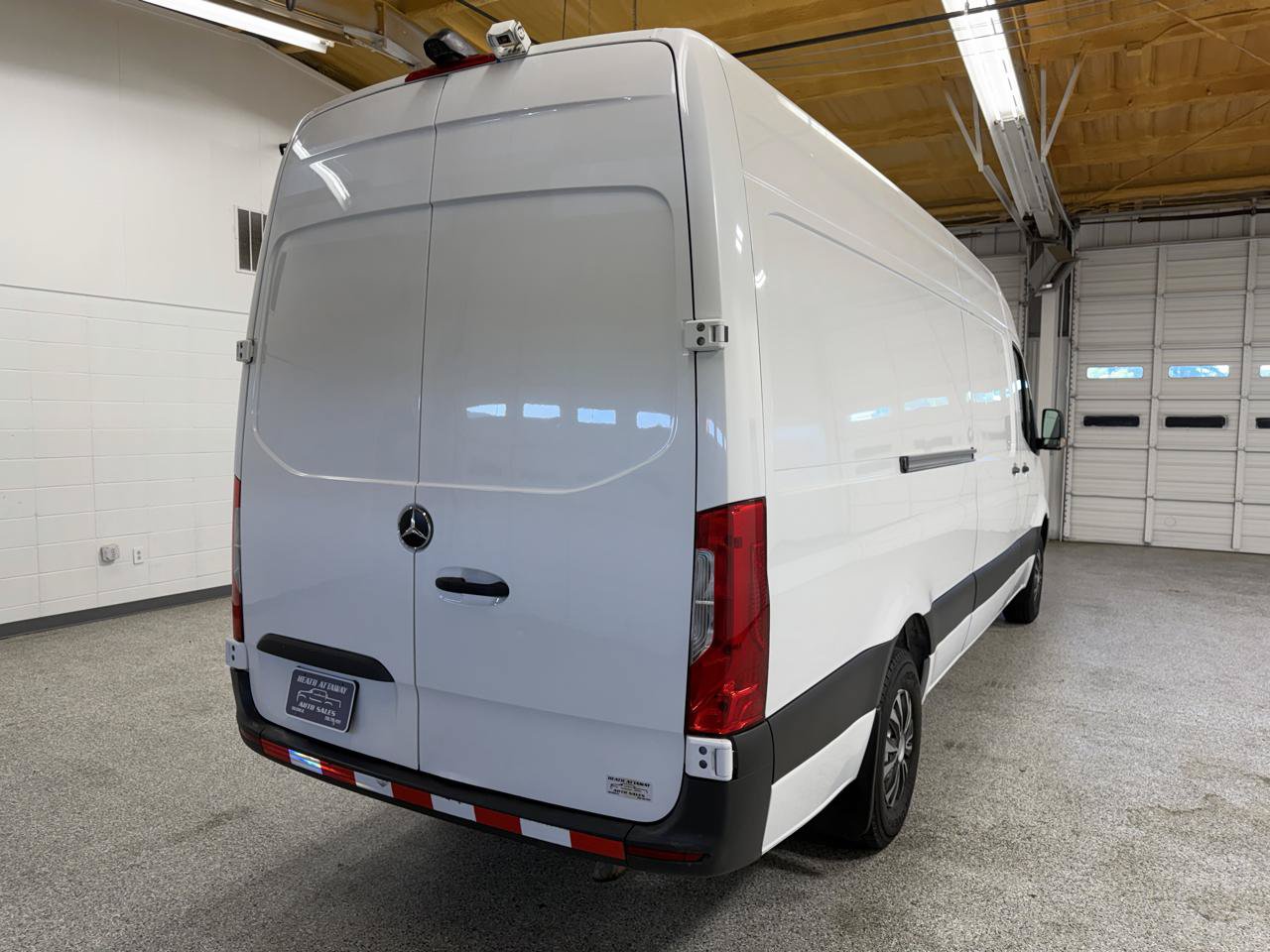 Used 2020 Mercedes-Benz Sprinter 2500 w/ Driver Convenience Package image 5