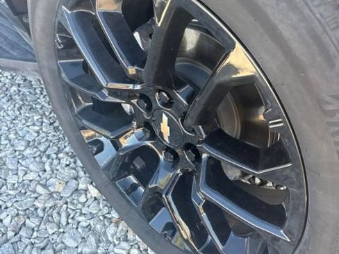 Used 2025 Chevrolet Tahoe Premier AWD/4WD image 4