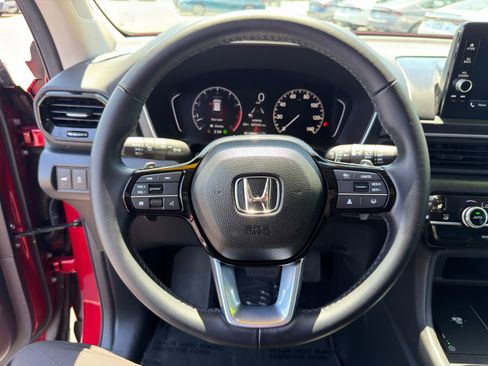 Used 2025 Honda Pilot EX-L image 18