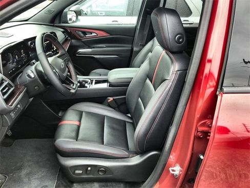 Used 2024 Chevrolet Traverse RS image 11