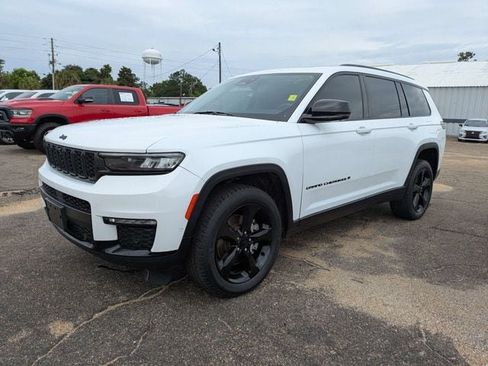 Used 2023 Jeep Grand Cherokee L Limited w/ Luxury Tech Group II AWD/4WD image 8