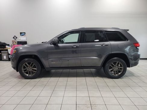 Used 2016 Jeep Grand Cherokee Laredo 75th Anniversary AWD/4WD image 8