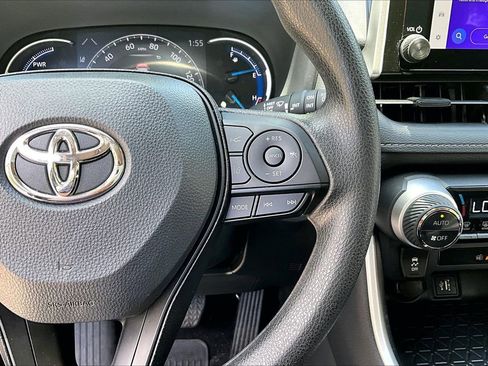 Used 2025 Toyota RAV4 XLE w/ Convenience Package AWD/4WD image 11