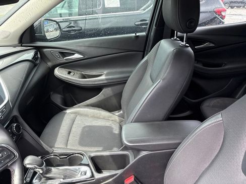 Used 2023 Buick Encore GX Preferred w/ Cold Weather Comfort Package FWD image 11