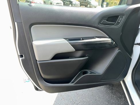 Used 2021 Chevrolet Colorado W/T w/ WT Convenience Package image 9