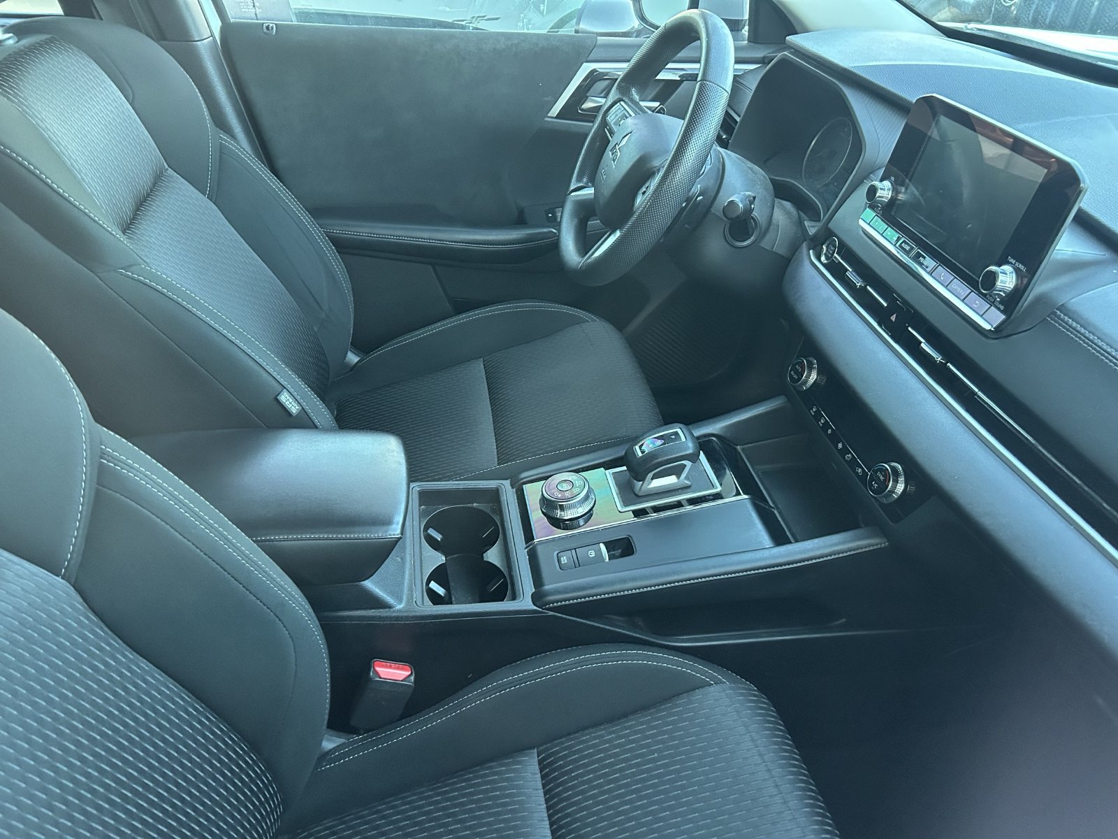 Used 2022 Mitsubishi Outlander ES FWD image 10
