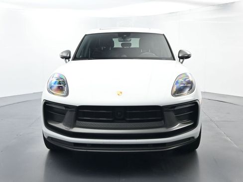 Used 2025 Porsche Macan image 18