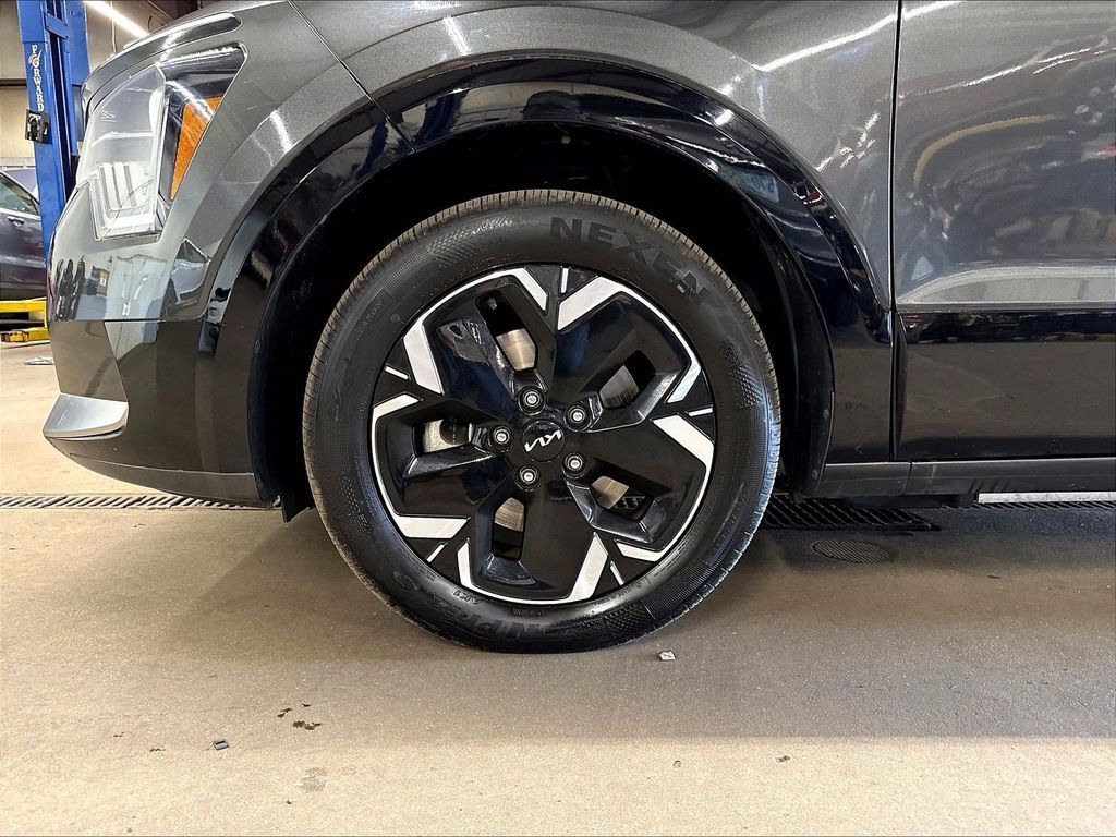 Certified 2023 Kia Niro Wind w/ Wind Preserve Package FWD image 40