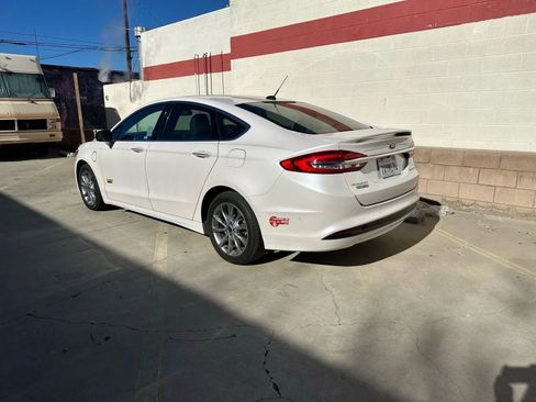 Used 2017 Ford Fusion Energi Platinum image 4