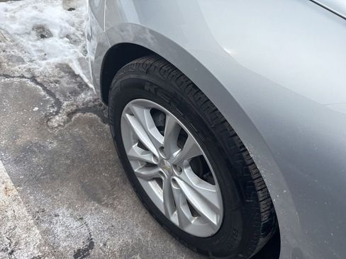 Used 2017 Chevrolet Malibu LT image 12