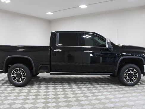 Used 2024 Chevrolet Silverado 2500 LTZ w/ LTZ Convenience Package AWD/4WD image 13