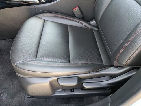 Used 2025 Chevrolet Trax RS image 21