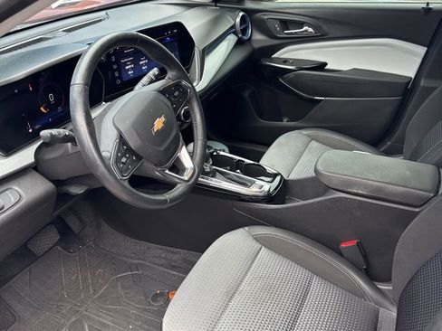 Used 2024 Chevrolet Trax LT w/ Driver Confidence Package image 6